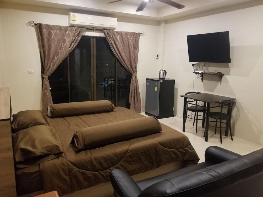 Bed and Breakfast The Main Event Pattaya Exterior foto